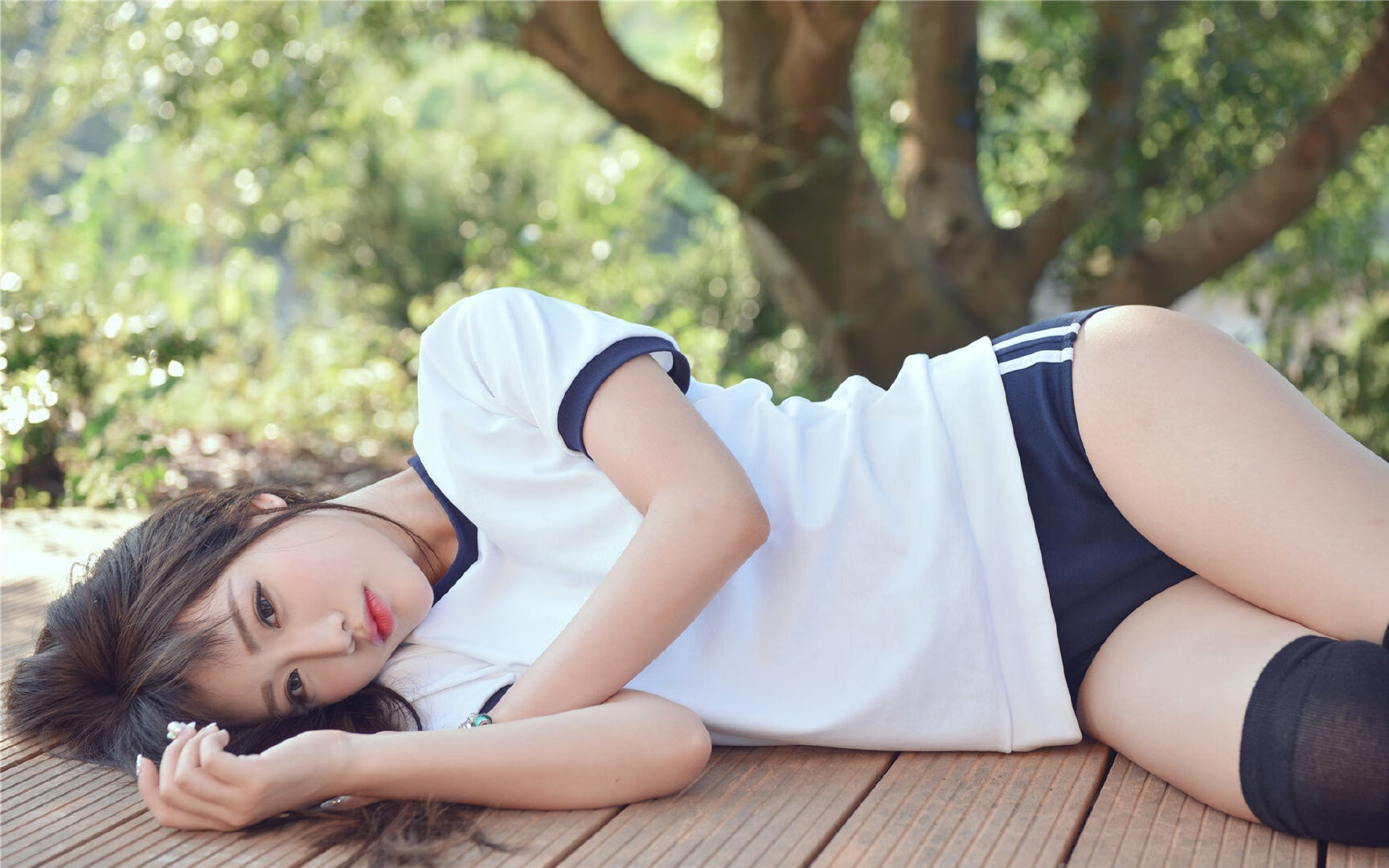 _湖人队斗志昂扬，延续胜利势头_，湖人队v