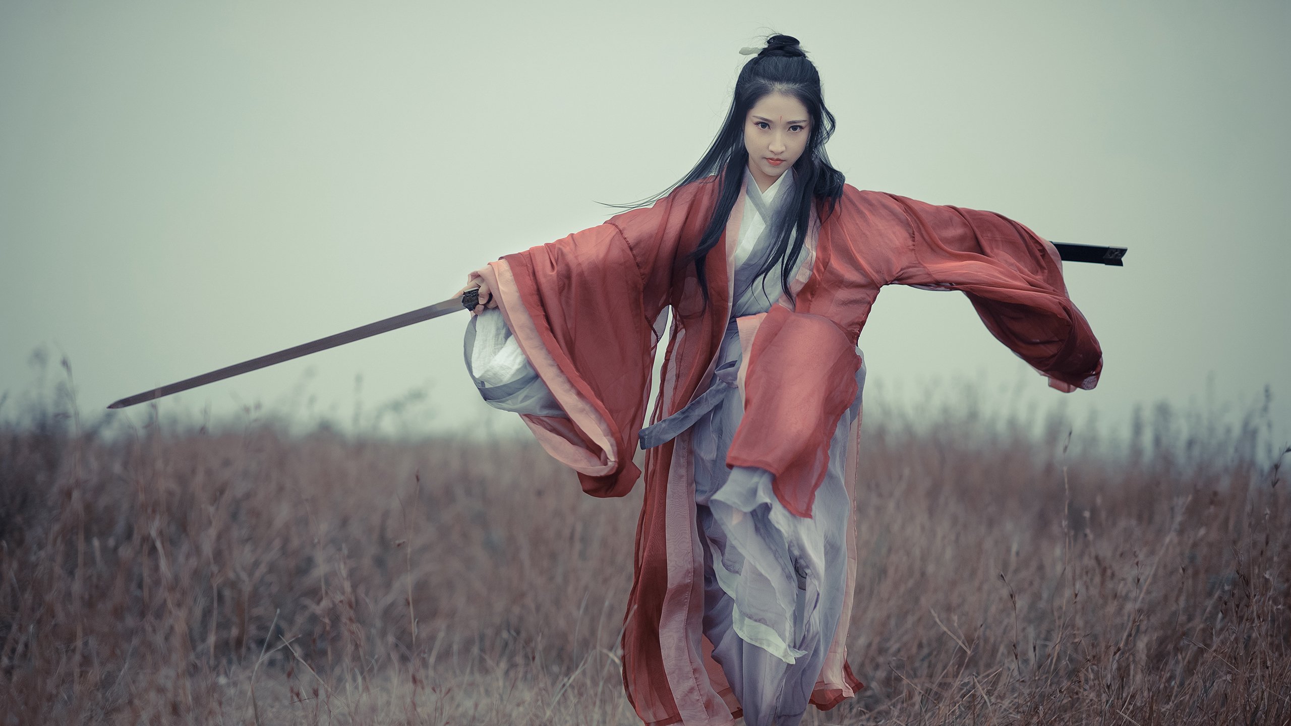 “青少年足球比赛线上线下同步进行，覆盖更广范围”，青少年足球比赛直播