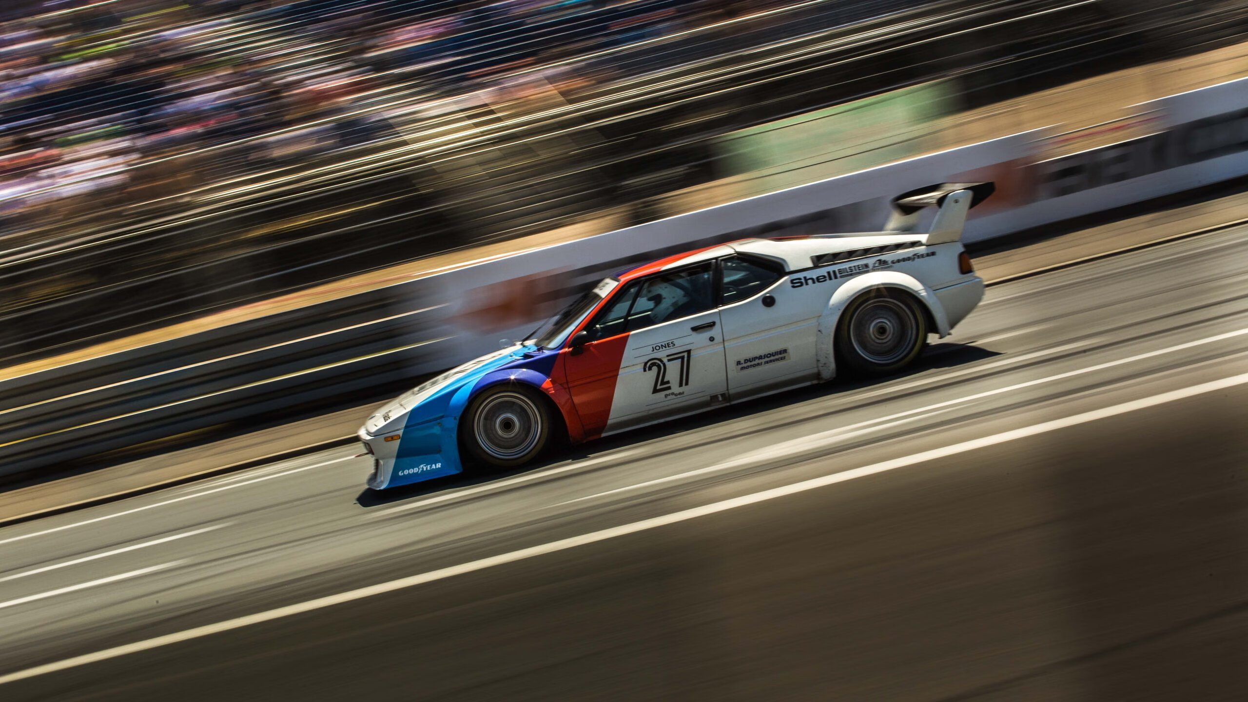 英超球队采用智能穿戴设备提升训练科学性，英超联赛用球