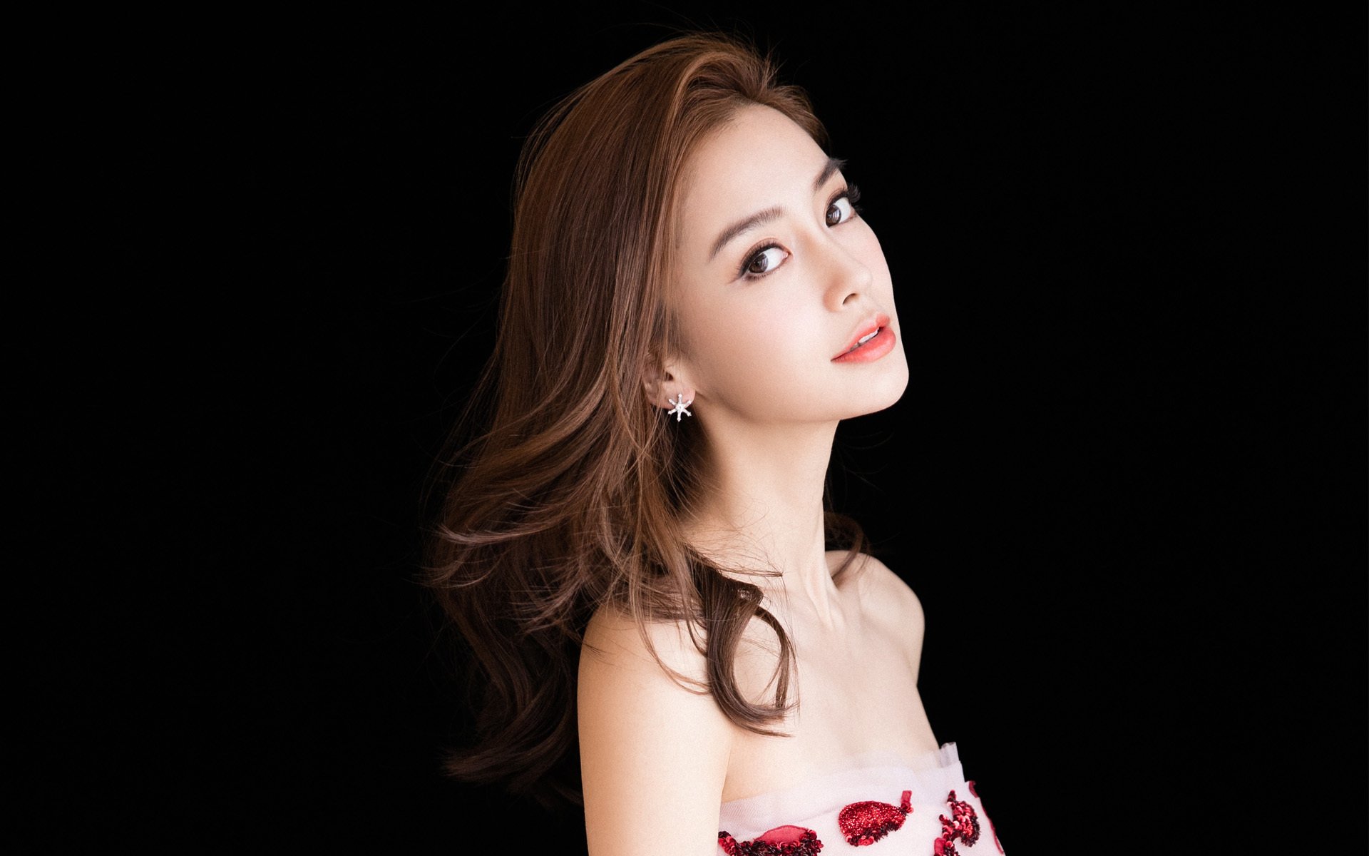 西甲青训营教练员换位体验提升术科教学效率，西甲各队主教练